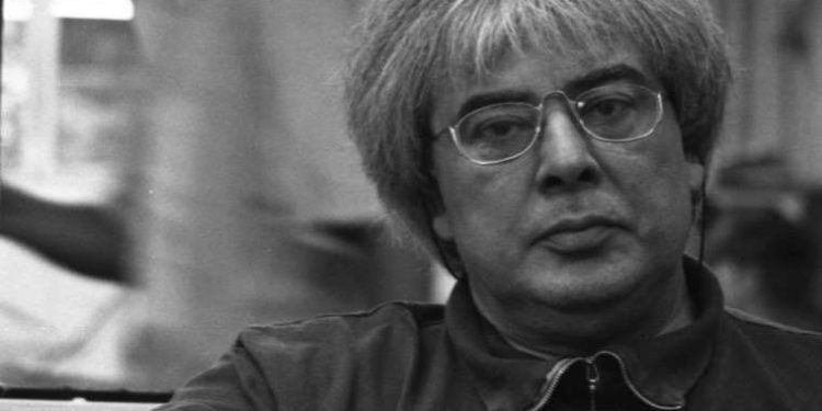 Türk müziğinin modern halk ozanı: Fikret Kızılok