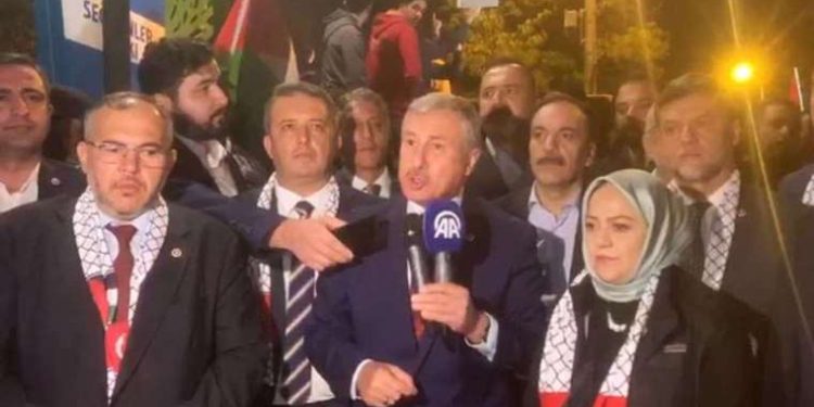 Gelecek ve Saadet’ten İsrail Büyükelçiliği önünde ortak açıklama: ‘Hitler’e rahmet okutturacak işler yapıyorsunuz’