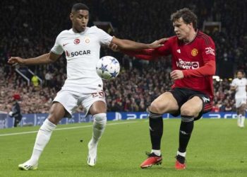 Havaalanında sıkıntı yaşanmıştı: Manchester’dan Galatasaray’a cevap!