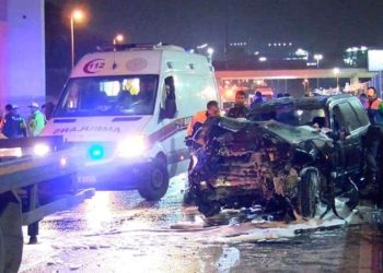 Merter D-100’de, makas atan cip bariyerlere çarpıp alev aldı: 1 ölü, 3 ağır yaralı