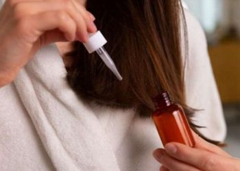 Saç ve saç derisi için mucizevi bir yağ: Üstelik birkaç damlası yeterli… Saçlarınız doğal parlaklığına kavuşacak!