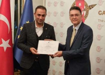 Yazarımız Murat Ağırel ödülünü tutuklu bulunan yazarımız Barış Pehlivan’a adadı