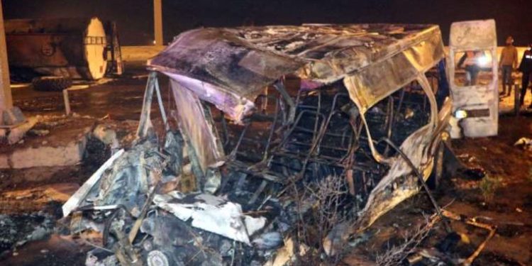 Gaziantep’te freni boşalan tankerin minibüs ve 2 iş makinesine çarptı: 3 ölü, 11 yaralı!