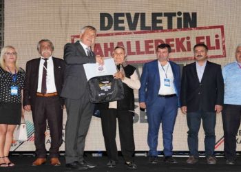 Adana’da görev yapan 830 muhtara bilgisayar verildi
