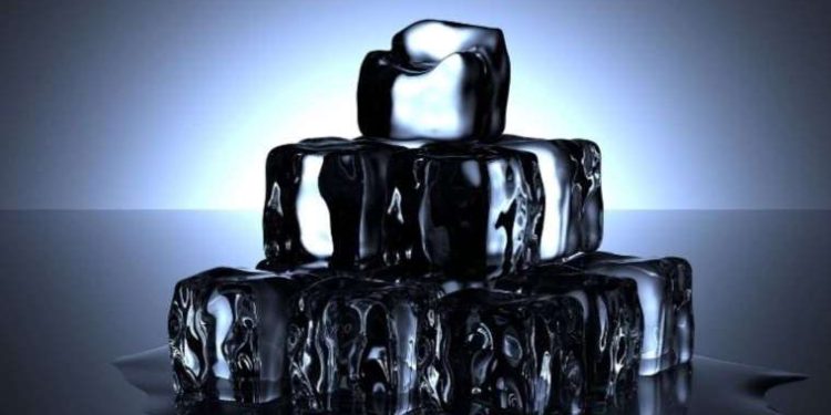 Sadece aşırı yüksek sıcaklıkta eriyen ilginç bir buz türü bulundu