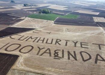 Yozgatlı çiftçi tarlasına ‘Cumhuriyet 100. yaşında’ yazdı